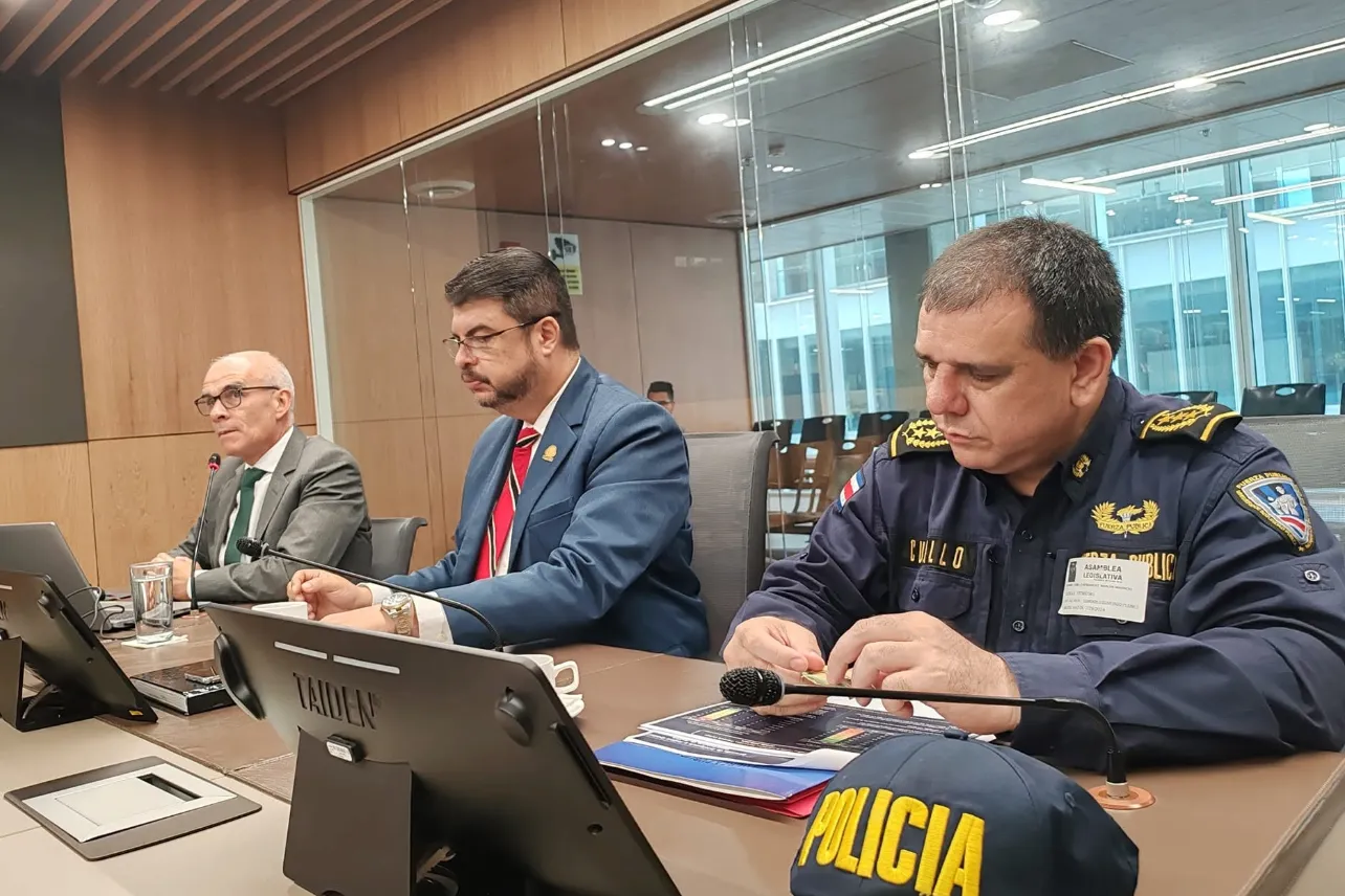050826_Autoridades_Seguridad_Administración_Chaves_FULL