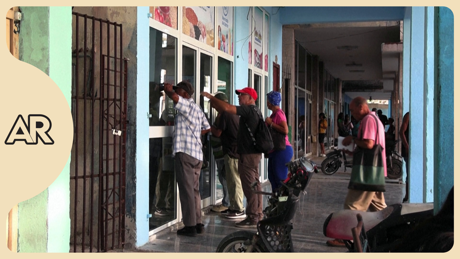 Cuba avanza hacia el fin de la libreta de abastecimiento, símbolo de la Revolución