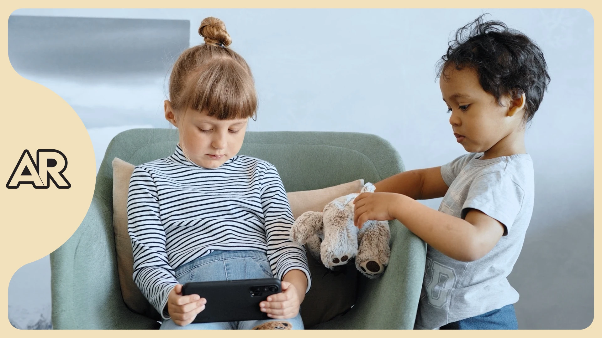 “Uso de dispositivos electrónicos es un privilegio, no un derecho del niño", afirma pediatra del Hospital Nacional de Niños
