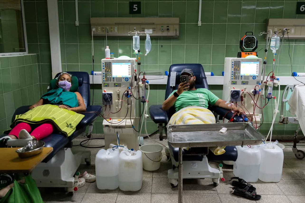Dos pacientes en hospital en Cuba.