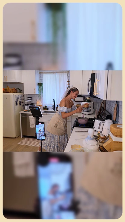 Esposa tradicional o "tradwife" graba contenido para redes.