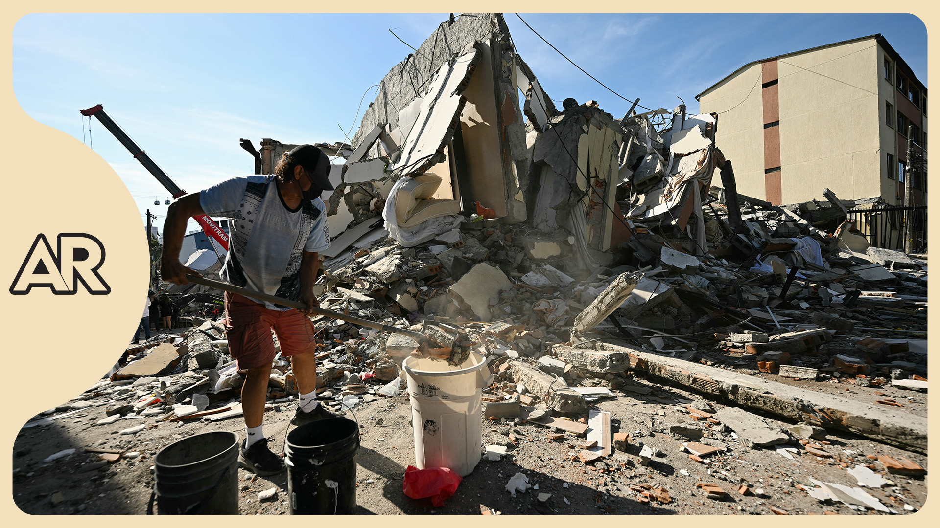 Colombia se moviliza para encontrar supervivientes tras potente terremoto