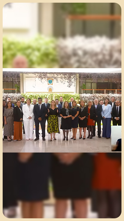 Laura Fernández junto a diputados y ministros.