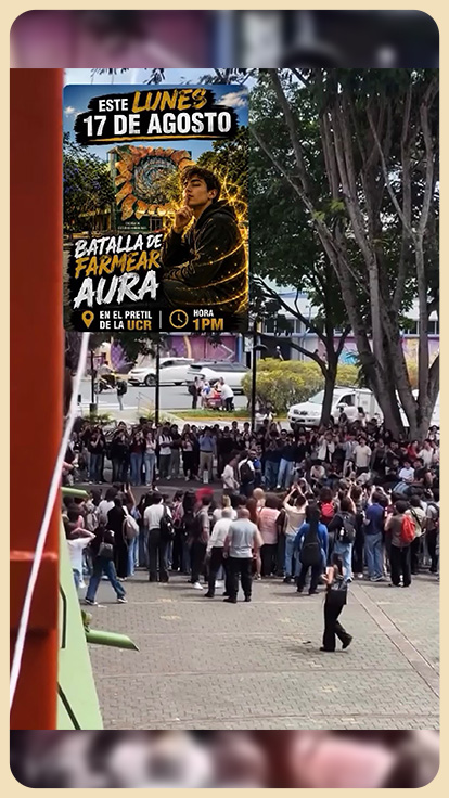 Decenas de personas congregadas en el Pretil de la UCR.