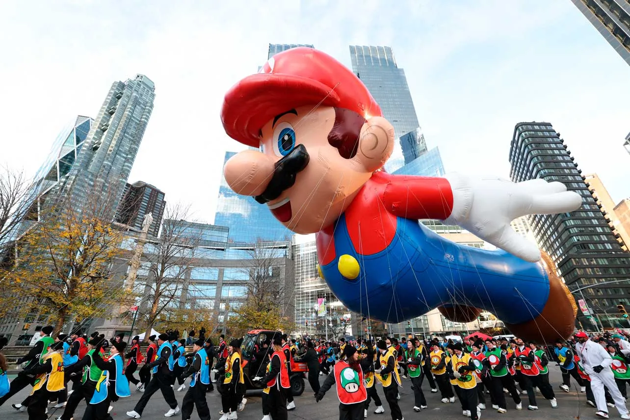Globo de Mario durante desfile de Macys en Nueva York.