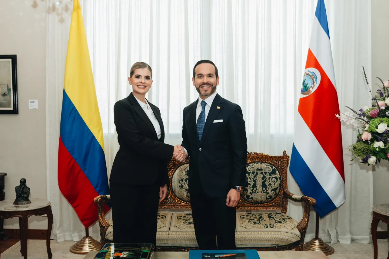 Laura Fernández, Colombia, Costa Rica, noticias