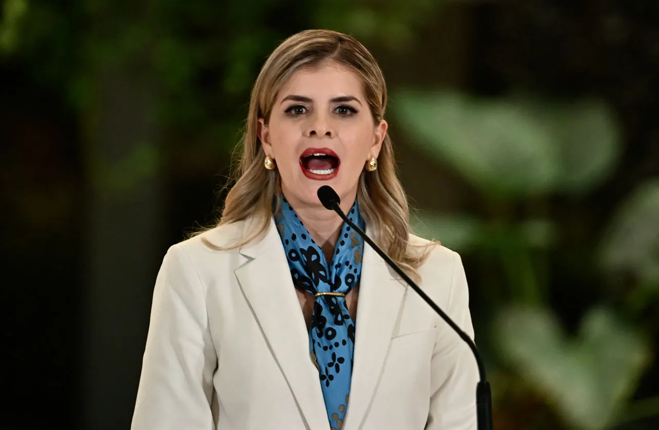 Laura Fernández.