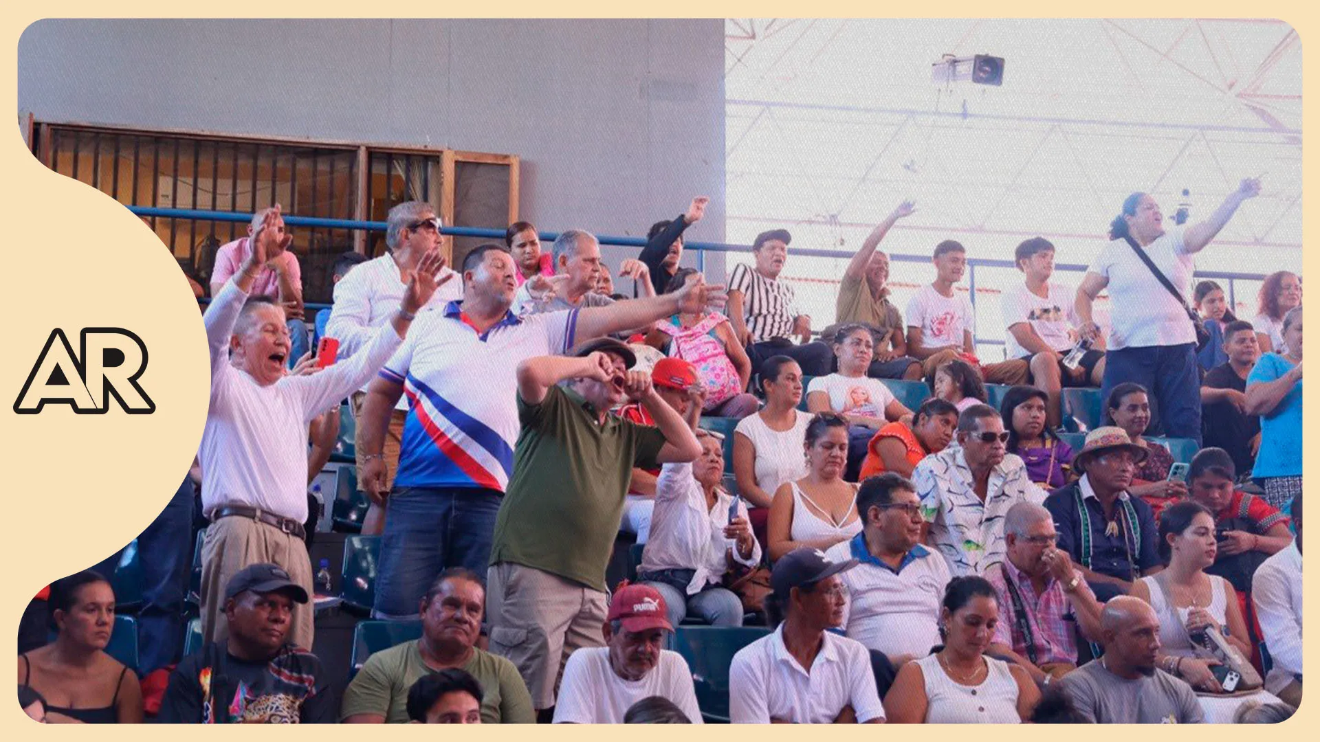 Simpatizantes del oficialismo generan desorden durante sesión del Congreso en Puntarenas