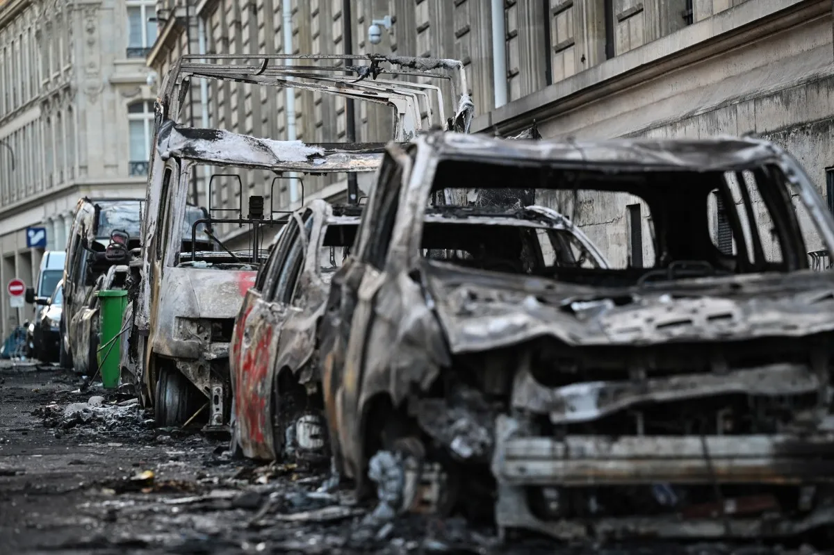 Daños tras protestas en París contra el costo de la vida