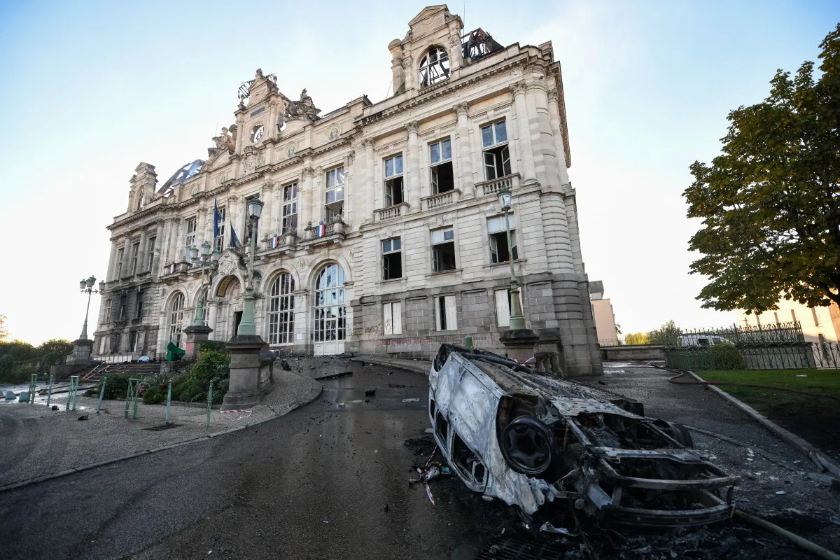 Daños tras protestas en París contra el costo de la vida