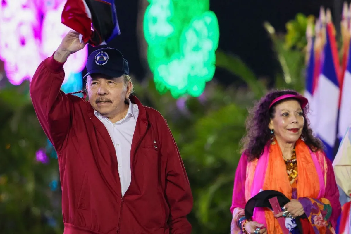 Daniel Ortega junto a Rosario Murillo