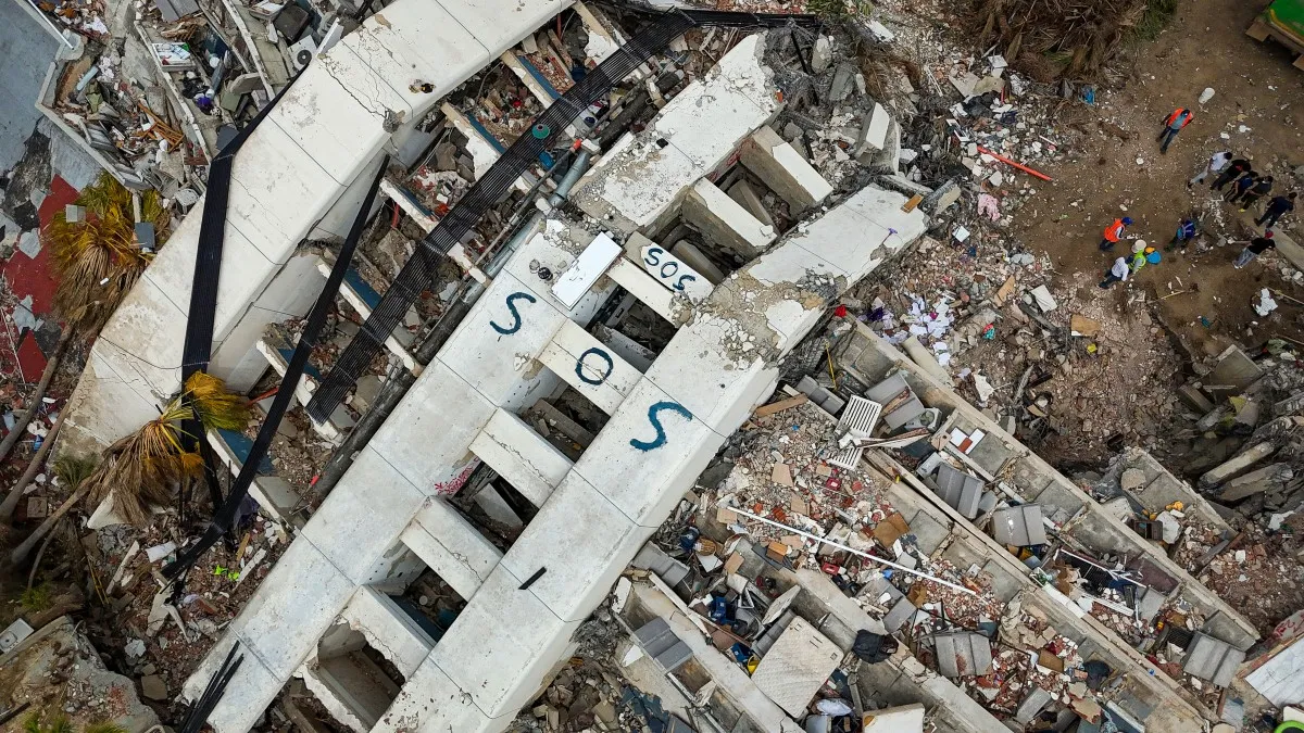 Zona devastada por terremoto en La Guaira, Venezuela