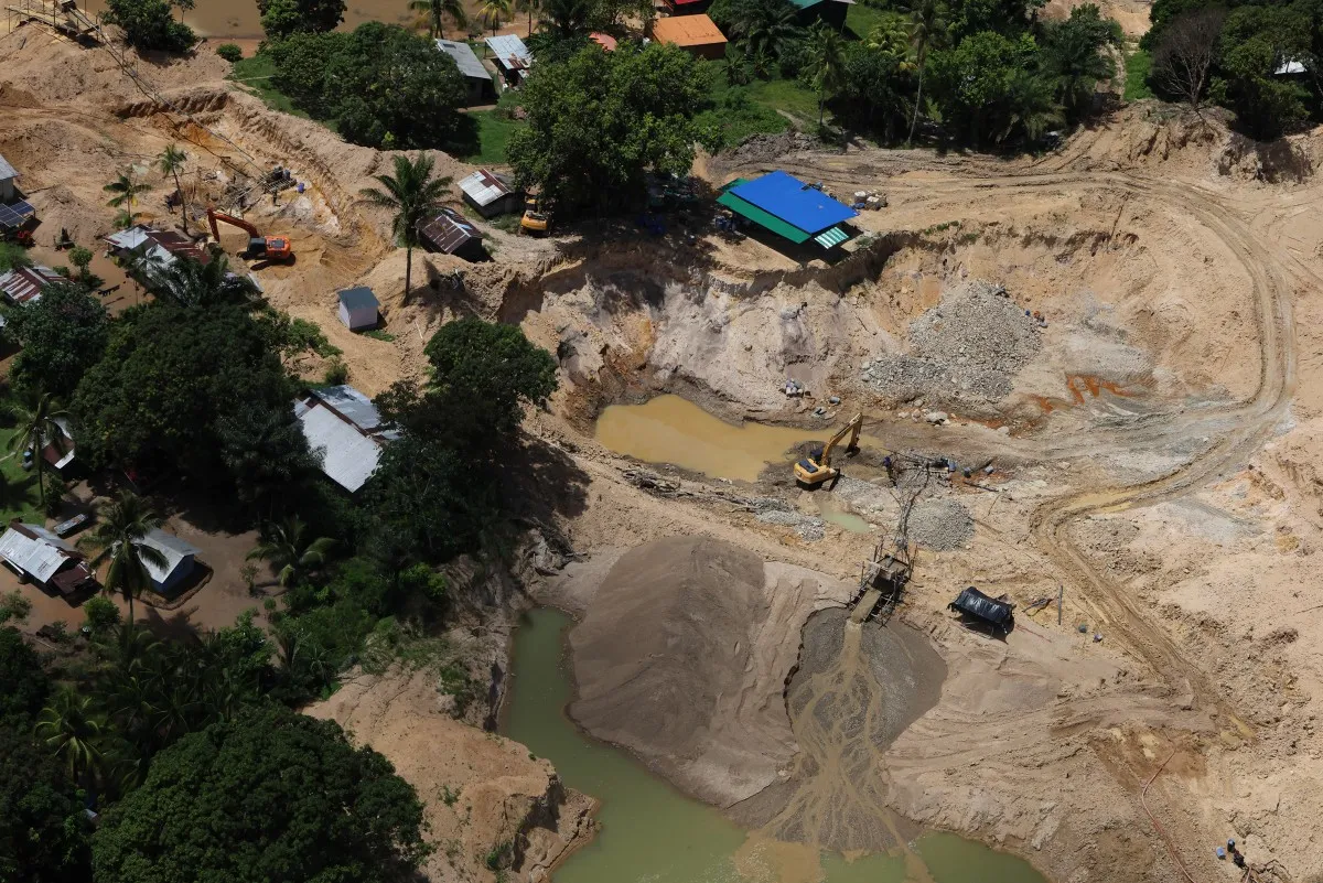 Vista aérea de zona afectada por minería ilegal en Surinam