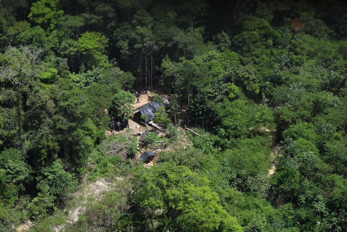 Vista aérea de zona afectada por minería ilegal en Surinam