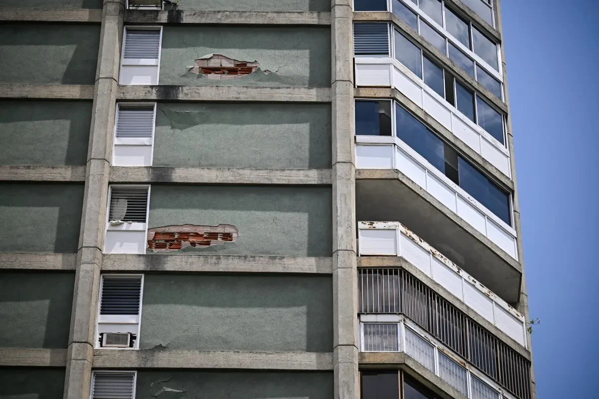 Edificio dañado por terremoto en Venezuela