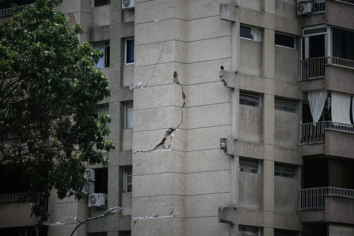 Edificio dañado por terremoto en Venezuela