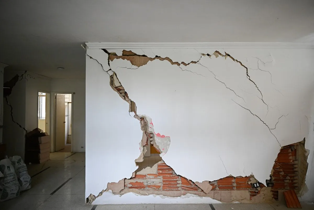 Edificio dañado por terremoto en Venezuela